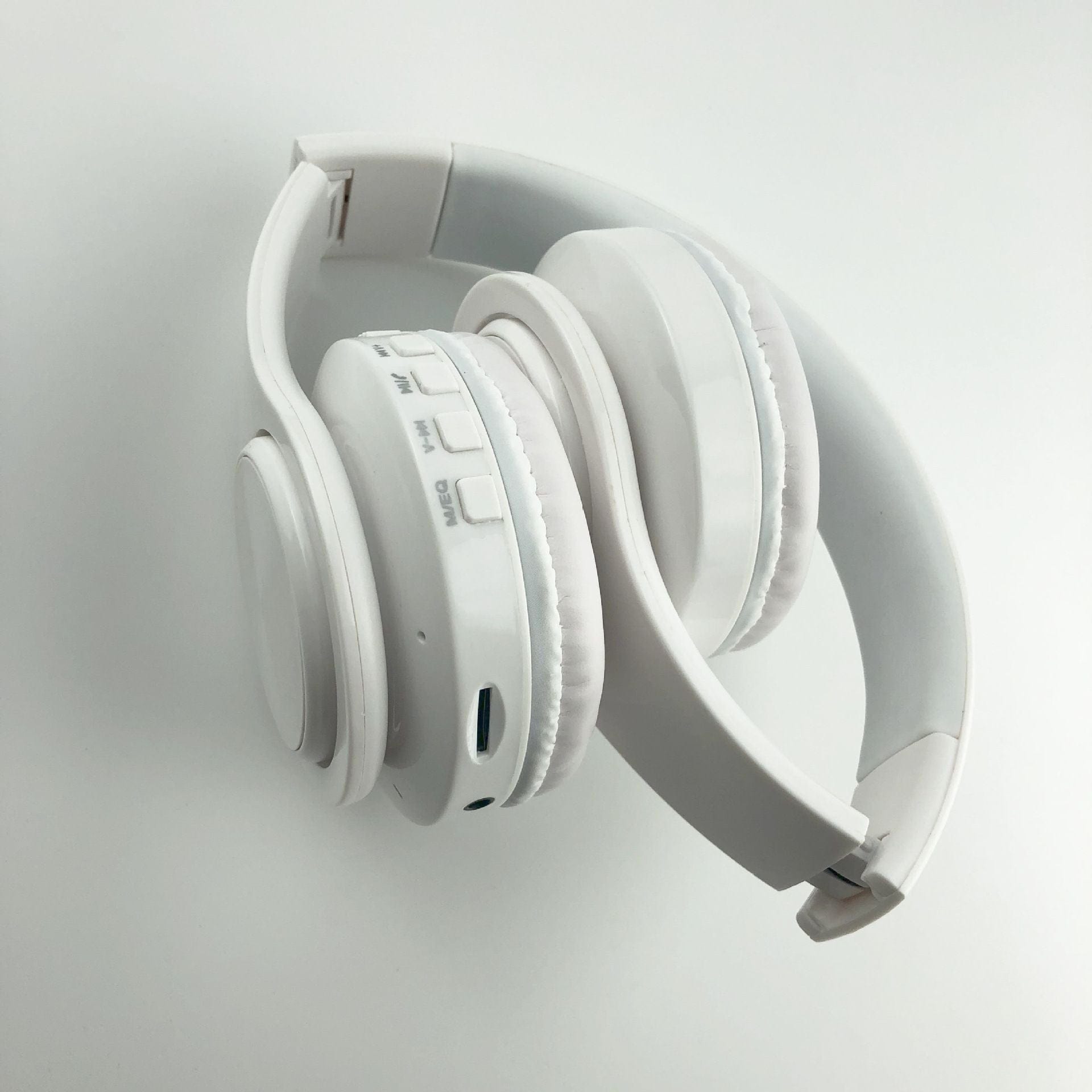 HiFi Bluetooth wireless headphones | High-fidelity wireless headphones | Over-ear Bluetooth HiFi headphones | Wireless headphones with deep bass | Bluetooth headphones with HiFi sound | Noise-canceling HiFi Bluetooth headset | HiFi stereo wireless headphones | Premium sound Bluetooth headphones | Wireless over-ear HiFi headphones | HiFi music headphones with Bluetooth